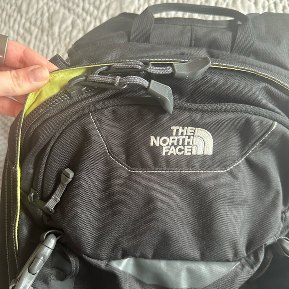 The North Face Black Men's Backpack - Picture 8 of 10